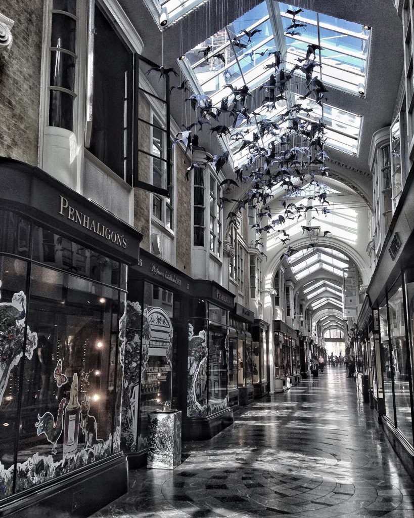 la Burlington Arcade di Londra