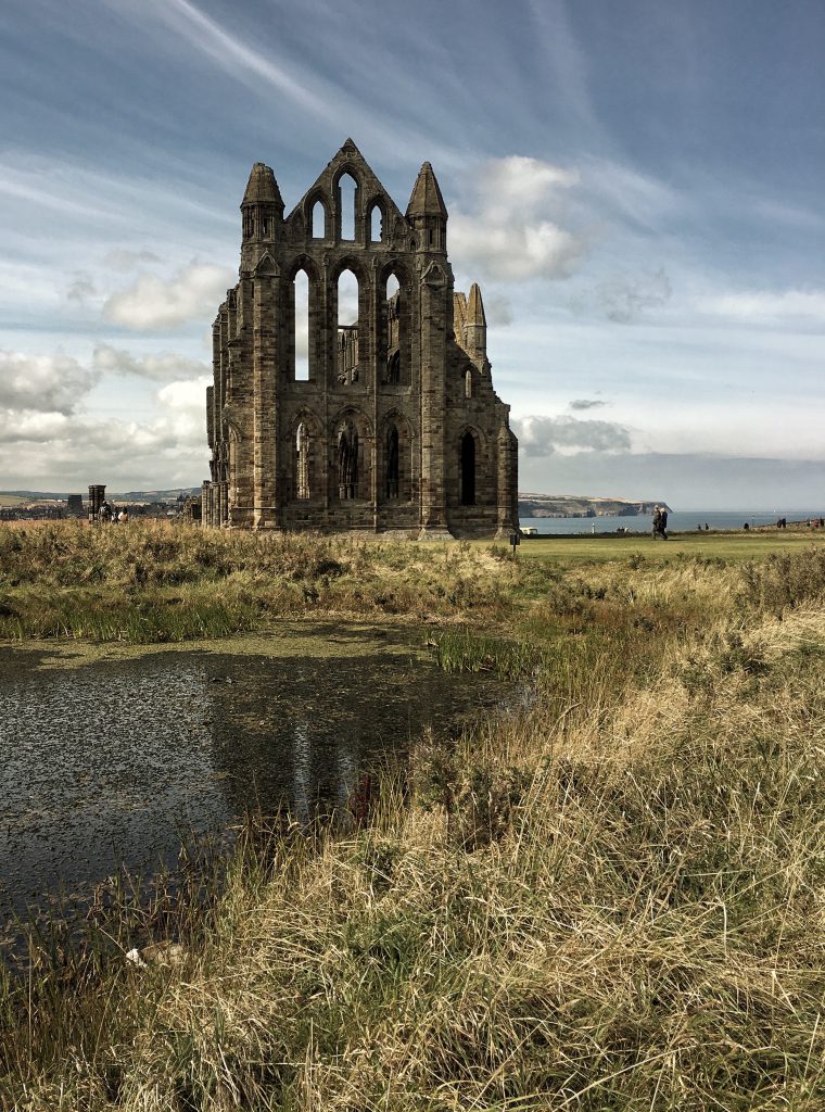 l'abbazia di Whitby ispirò Bram Stoker quando scrisse Dracula