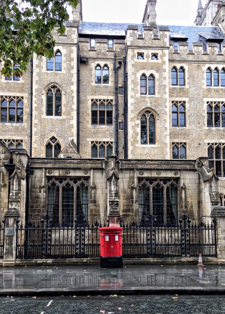 foto di Londra sotto la pioggia