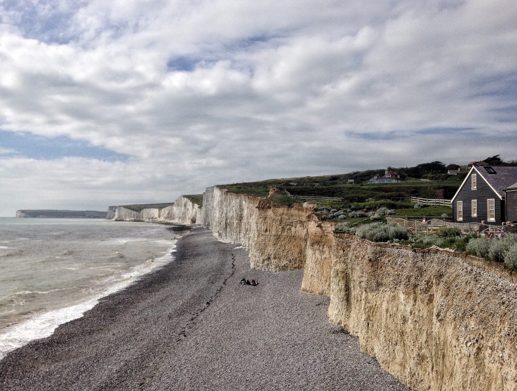 la spiaggia di sassi di Birling Gap 