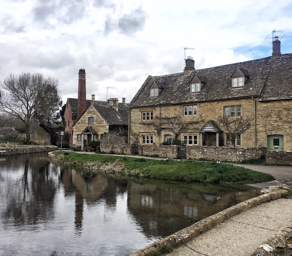 Lower Slaughter è considerato uno di più bei villaggi delle Cotswolds