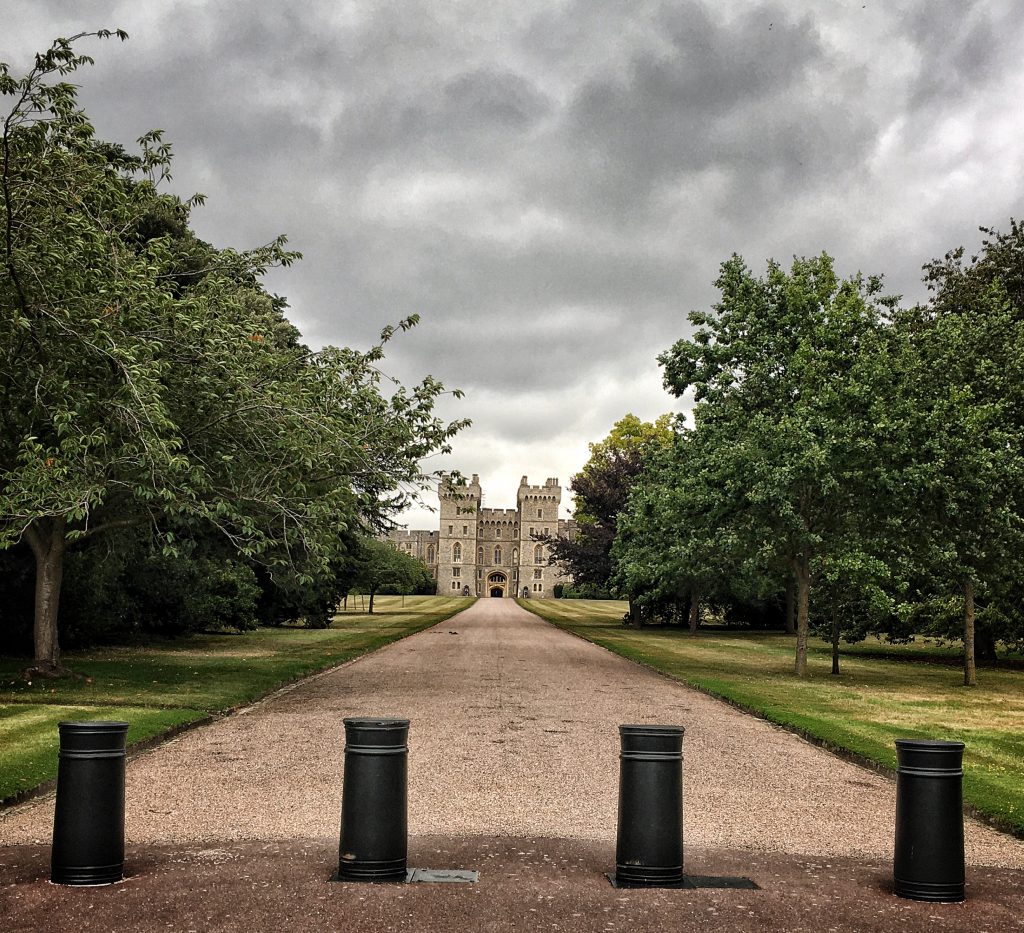 la Long Walk offre una bella vista del Castello di Windsor