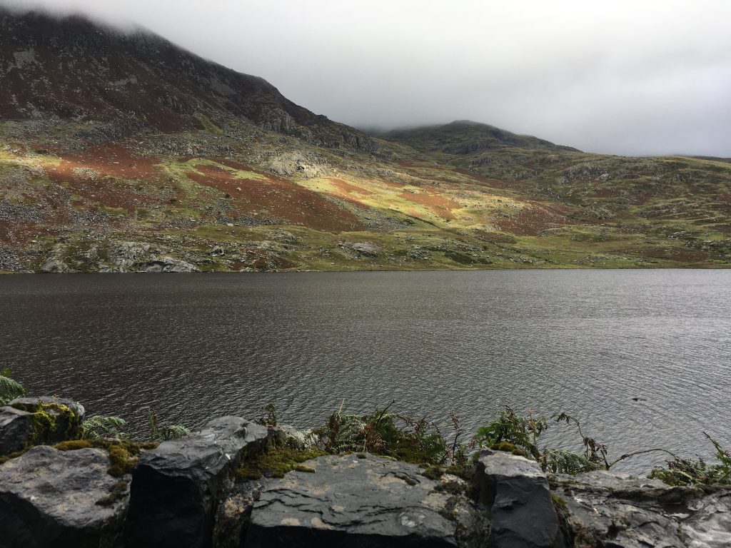 panorami a Snowdonia nel Nord del Galles