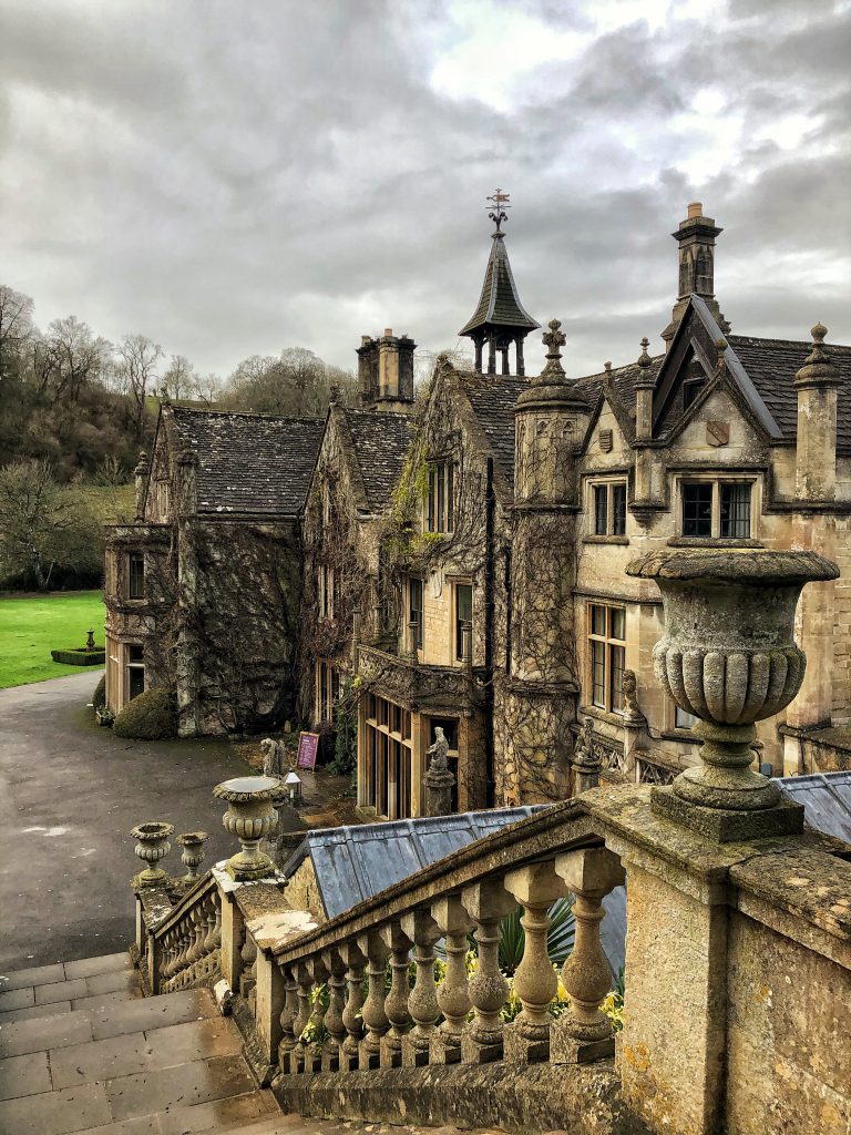 The Manor House, Castle Combe, esterni.