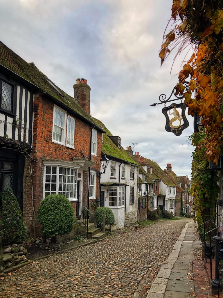 Il villaggio di Rye, tra vicoli pittoreschi, storie di contrabbandieri e fantasmi