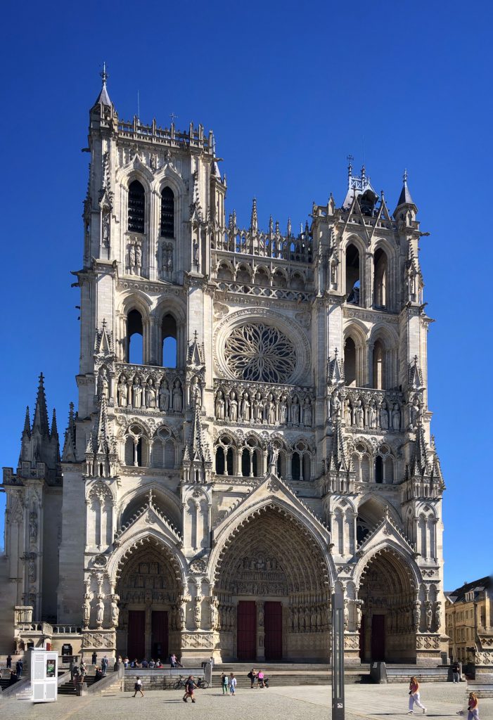 la cattedrale di Amiens, bella cittadina nel nord est della Francia
